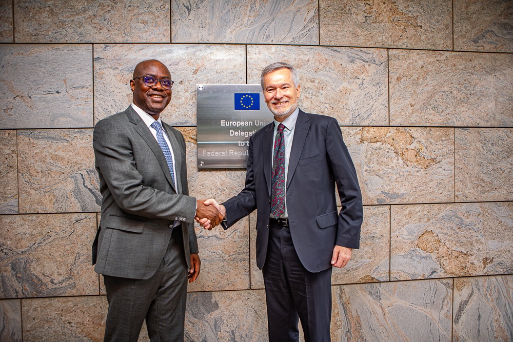 seyimakinde's tweet photo. This morning, we met with the European Union Ambassador to Nigeria and ECOWAS, His Excellency @GautierMignot2 as well as Ambassadors from 16 member states in Abuja. https://t.co/zsdmZaFijy