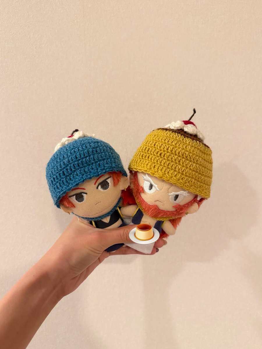 RL_129129's tweet photo. 帰宅したところ 家族による秋の新作が出ており、大変かわいいので皆さまにもお見せします。プリンとゼリー https://t.co/5f9HDPJi9P