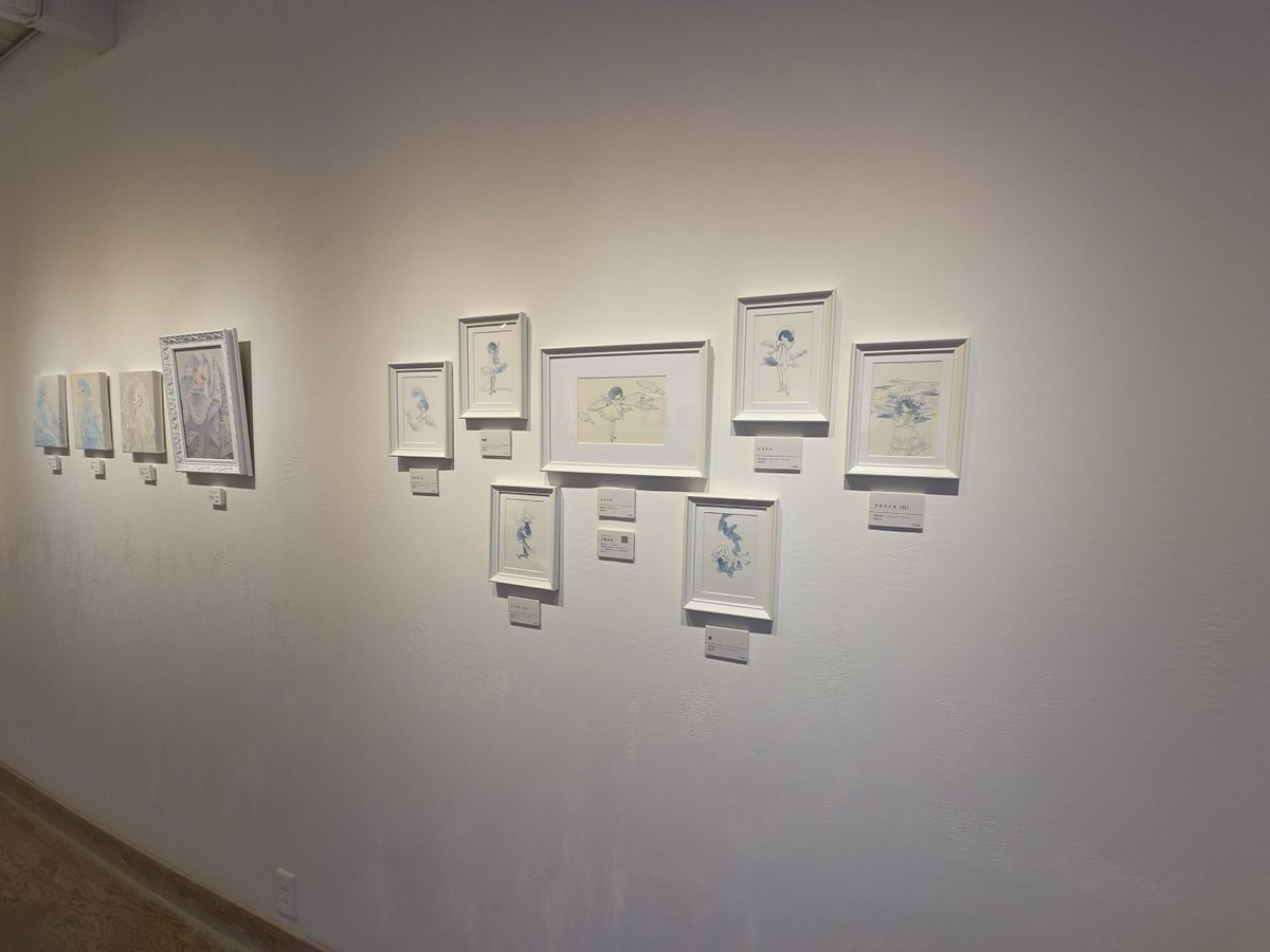 ctisa_'s tweet photo. まおさんと花林糖さんの絵をお目当てに展示伺ってました…！
まおさんの作品の涼やかでのびのびとした感じも、花林糖さんのクッキーのようなほろほろとした柔らかくて甘い感じも大好きで拝見できてよかった🥳
#白海に棲まう創造主 https://t.co/zIumx2pqcF