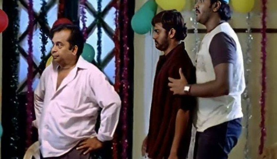 HailPrabhas007's tweet photo. @FilmyTwoodOffl Bday ki #Fauzi glimpse vastundi ani cheppe pages anni tweets SS lu pettukondra... Raakapothe production house kante mundu veellani mingudam https://t.co/40oaAdYR0d
