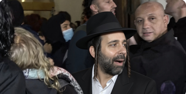 Peluono's tweet photo. @ItaiHagman En ese momento tenia Bar Mitzvá la toma le quedaba cerca https://t.co/hz5wnXCO6e