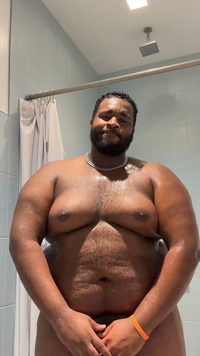 brandonthecub's tweet photo. Absolutely love the gym showers 💙 https://t.co/3I232ywyRt