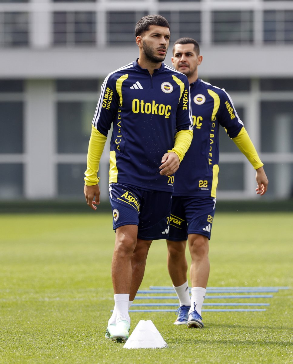 Fenerbahce's tweet photo. 📸 Ç. Rizespor maçı hazırlıklarımız sürüyor. 

#RİZvFB https://t.co/lwBFB6zBqj