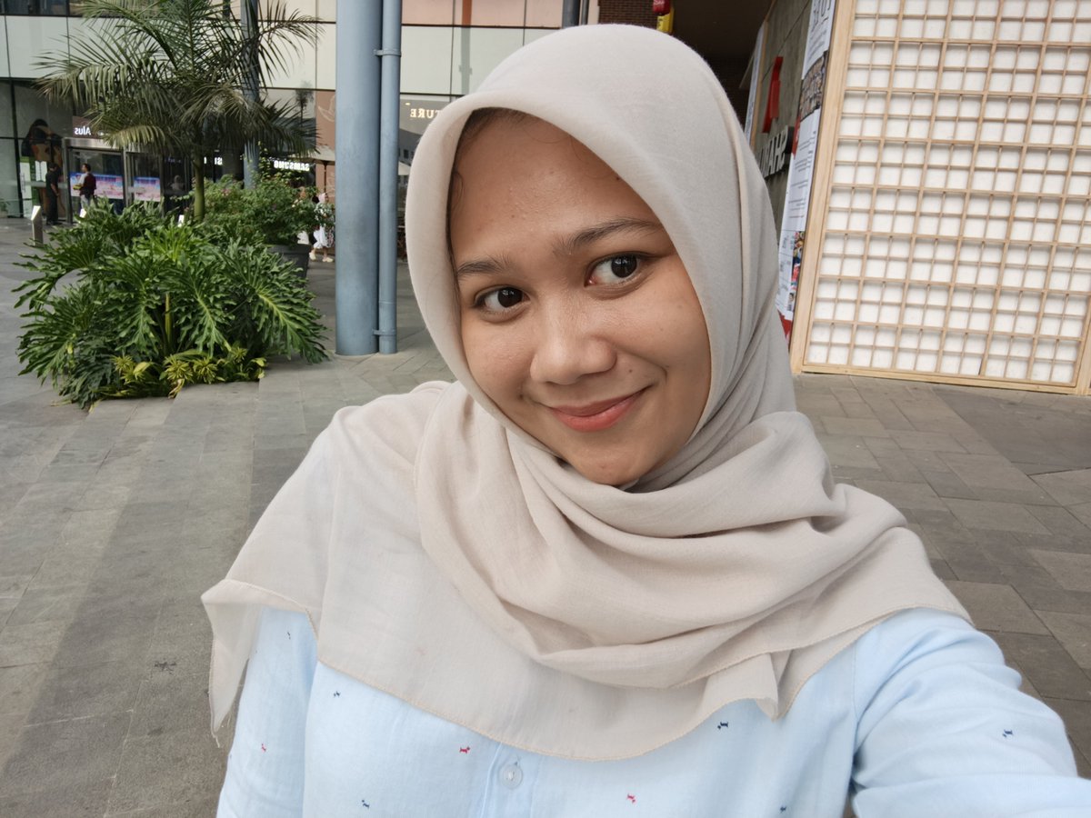 dgthaaa's tweet photo. From hijab segiempat to pashmina era✨ https://t.co/um7scIKetK