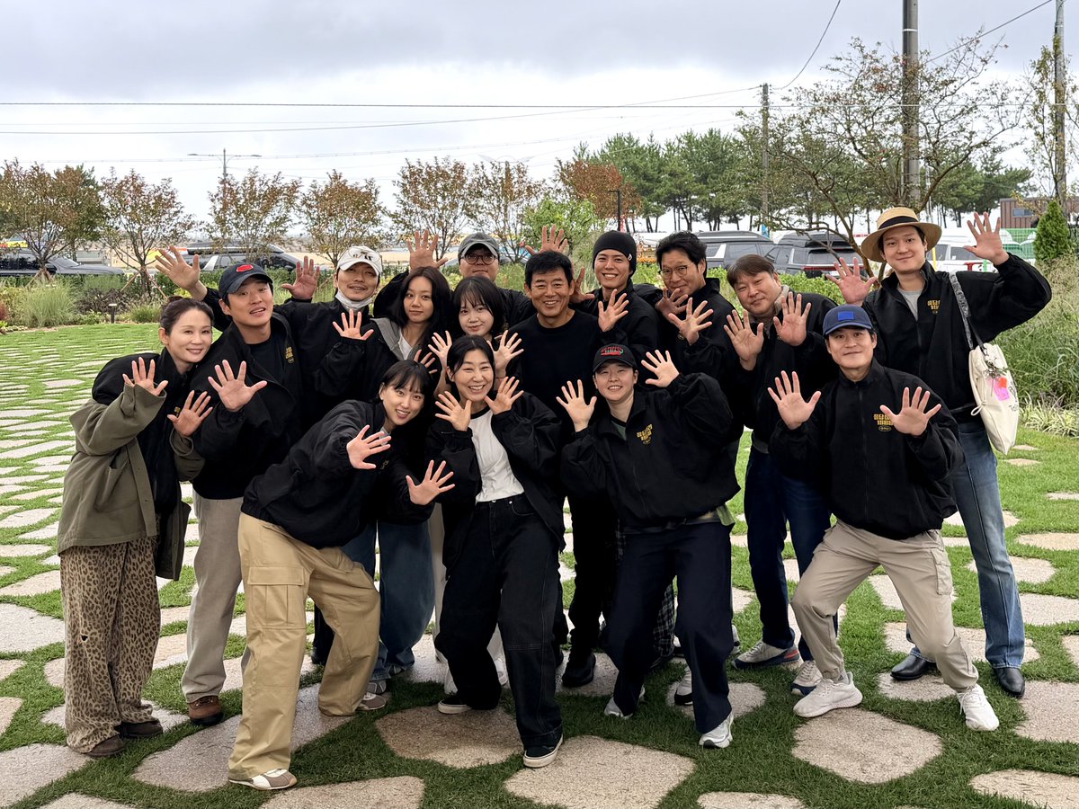 BOGUMMY's tweet photo. #응답하라1988
골목은 그저, 시간만으로 친구를 만든다. https://t.co/X8OMmP9uTT