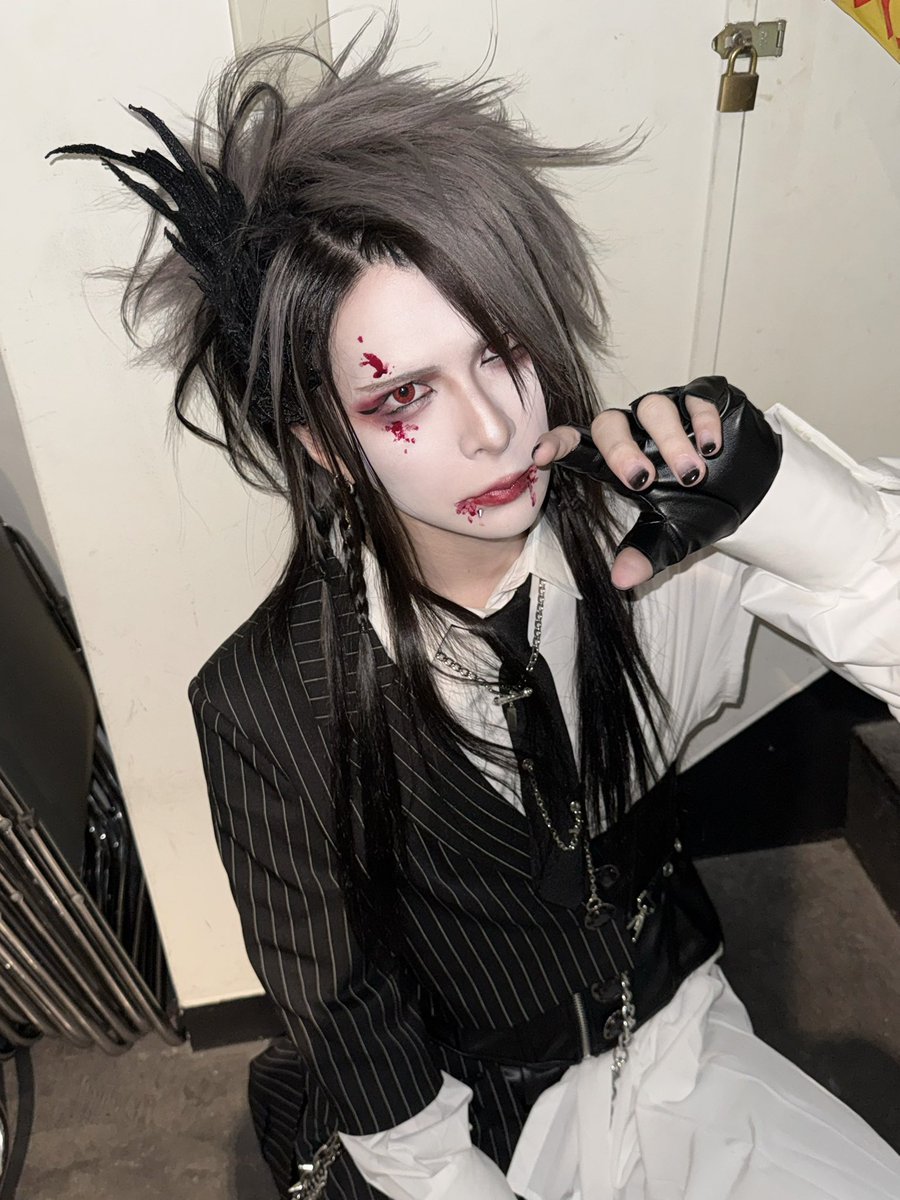 gravi_rikuto's tweet photo. 今日はハロウィン名古屋
ありがとうございました
セクシー振りまいてきました
あと、ネイル変えた https://t.co/d73mw81lxP