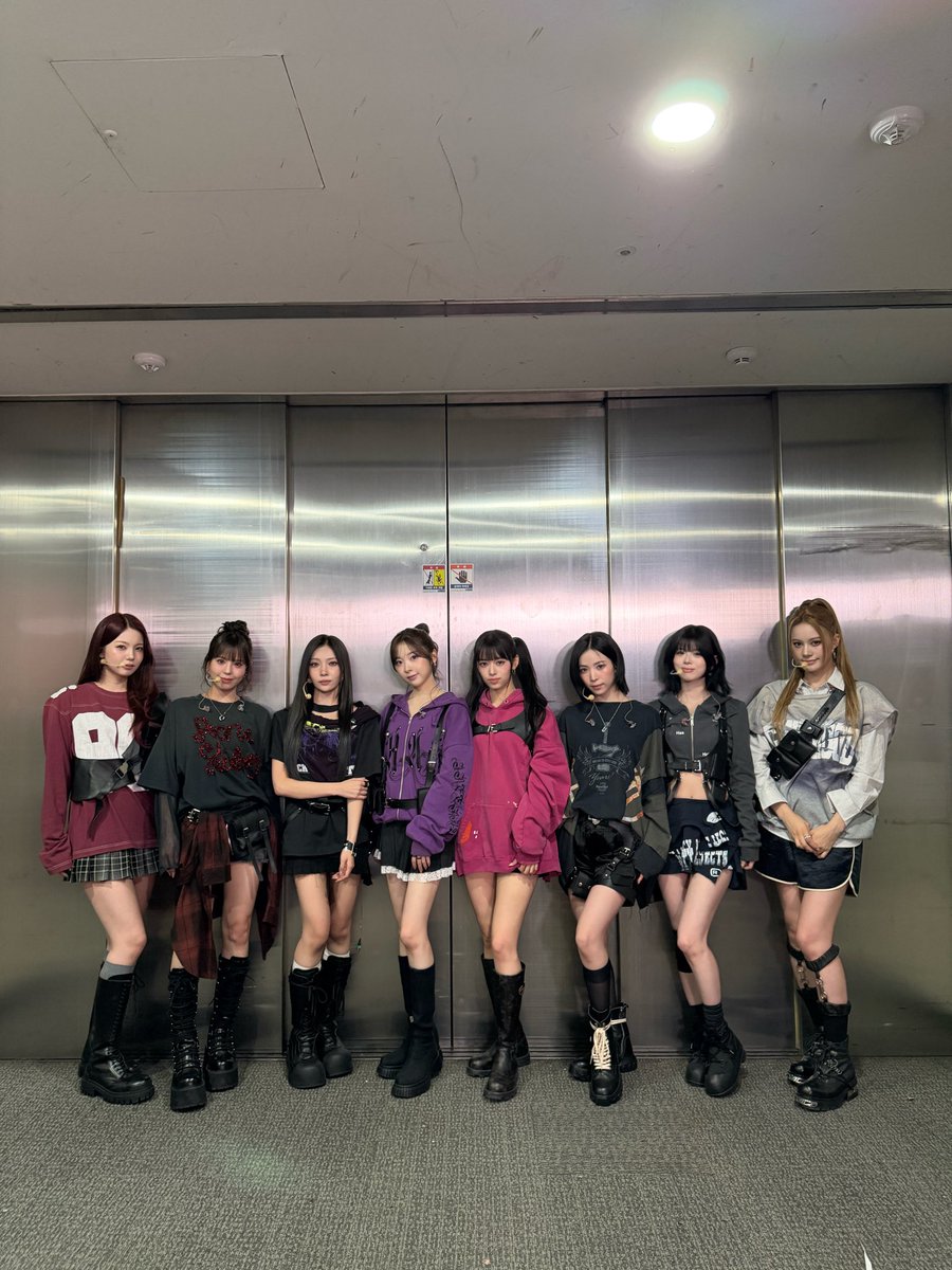 NiziU__official's tweet photo. [#NiziU_CAM]

오늘은 스나이퍼 니쥬🔫💥

#NiziU #니쥬
#SourGrapes
#NiziU_SourGrapes
#엠카운트다운 #MCOUNTDOWN https://t.co/gsedFFyxmn