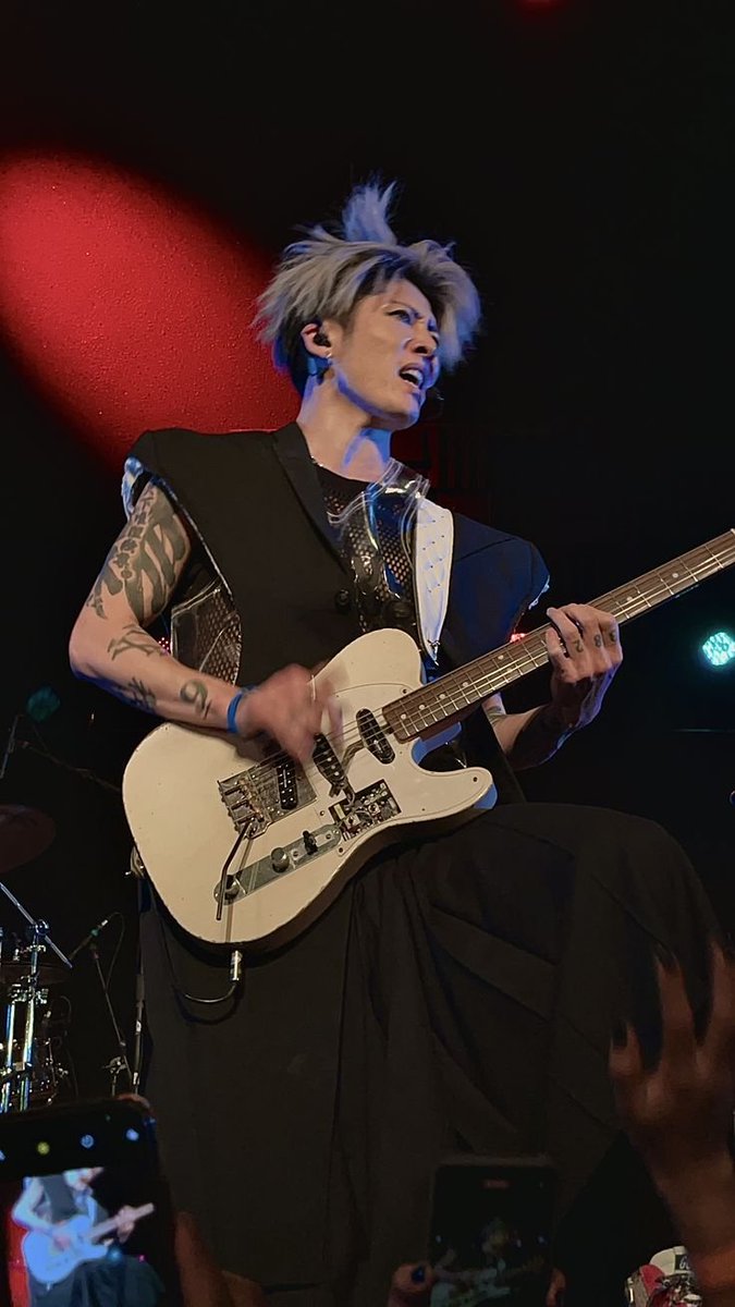 arege_z's tweet photo. @MIYAVI_OFFICIAL Miyavi playing guitar with his mouth open is really cool, isn't it?💅💅💅💅💅💅🎌🎌🎌🎌🎌✨✨✨🌛🌛🌛⛪⛪⛪⛪ https://t.co/63ytomo51E
