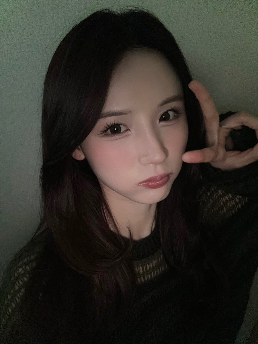 SunshineJiyoon's tweet photo. 🫠🫠🫠🫠 https://t.co/xEOZAfdfR8