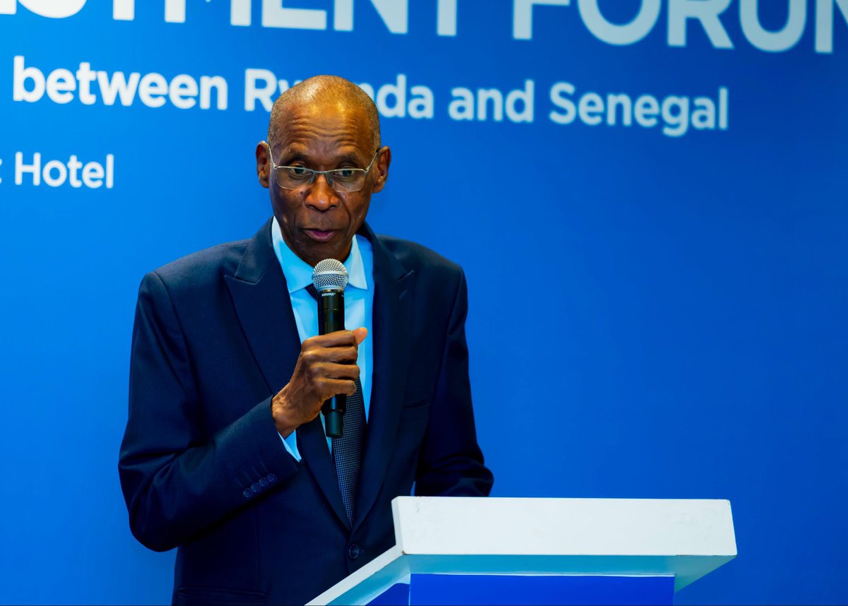 ViePubliqueSN's tweet photo. 🇸🇳🇷🇼 Sénégal–Rwanda : 11 accords conclus à Kigali

Les 6 et 7 octobre, la première session de la Grande Commission mixte sénégalo-rwandaise s’est tenue à Kigali sous la conduite du ministre Cheikh Niang.

🤝 11 accords ont été conclus dans plusieurs domaines, notamment les TIC, l’innovation, le tourisme, la jeunesse, la culture, le sport, l’enseignement supérieur et la recherche. 

En marge des travaux, le Forum des Affaires et des Investissements Rwanda–Sénégal, organisé avec l’APIX et le Rwanda Development Board, a réuni acteurs publics et privés autour des partenariats, des échanges commerciaux et des investissements.

📌 Source : Ministère de l’Intégration africaine