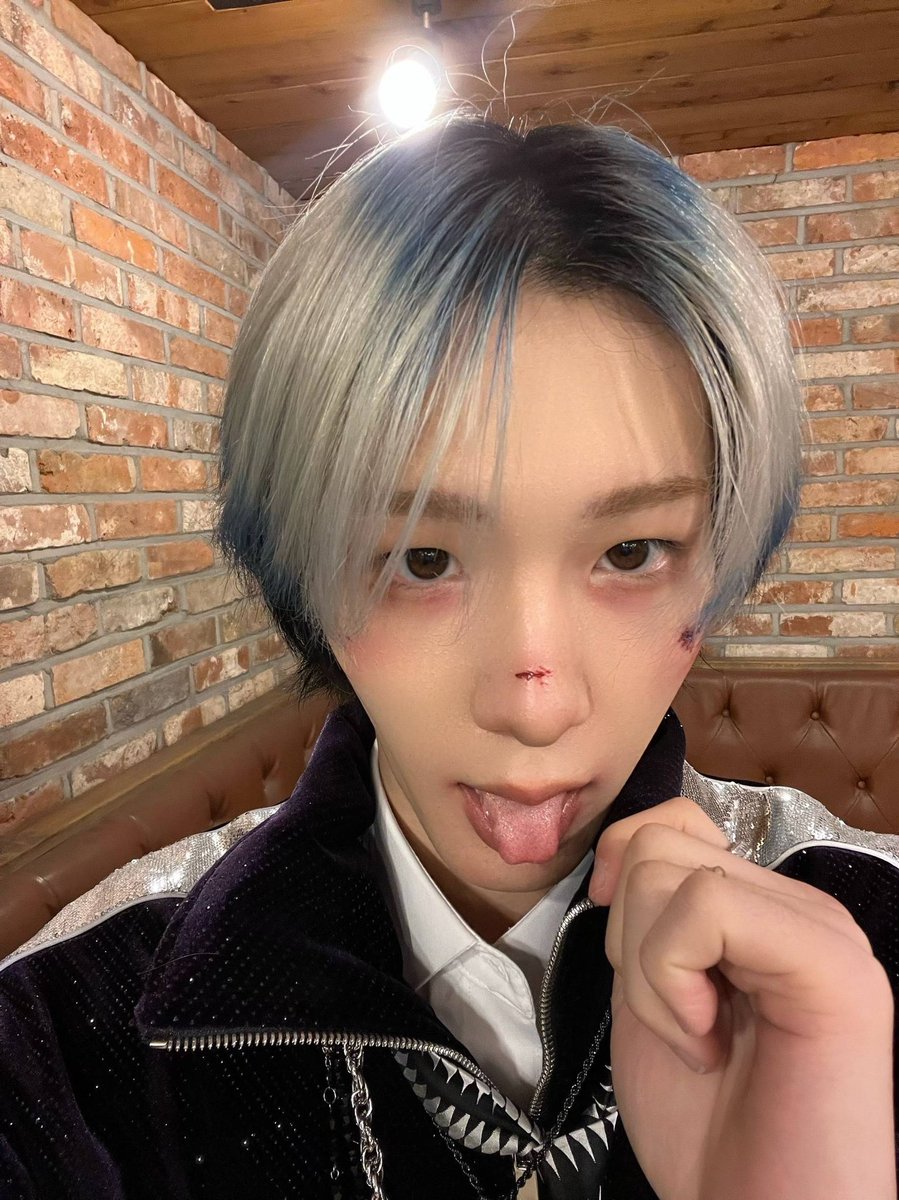 JIANGxiiiii tweet picture