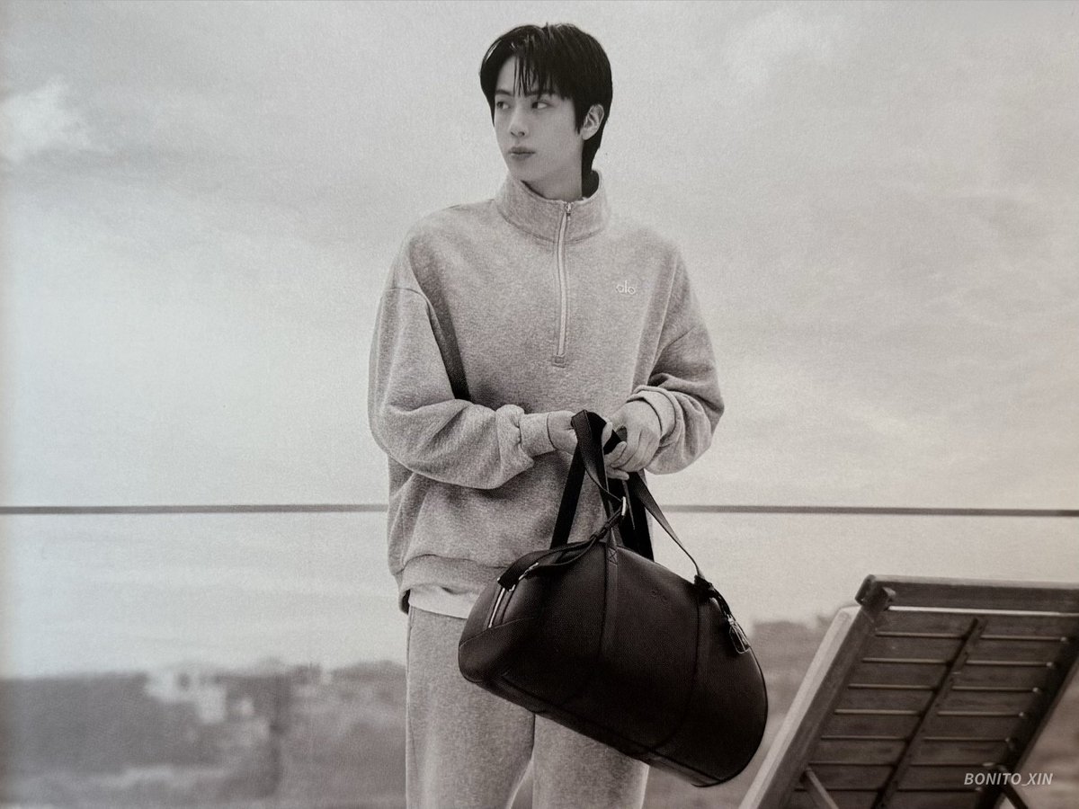 btschartsxdaily's tweet photo. [INFO] #JIN FOR ESQUIRE KOREA (1)💜

#JinxEsquire #aloxJIN
#Jin #ALO @aloyoga https://t.co/0F0VD2khnT
