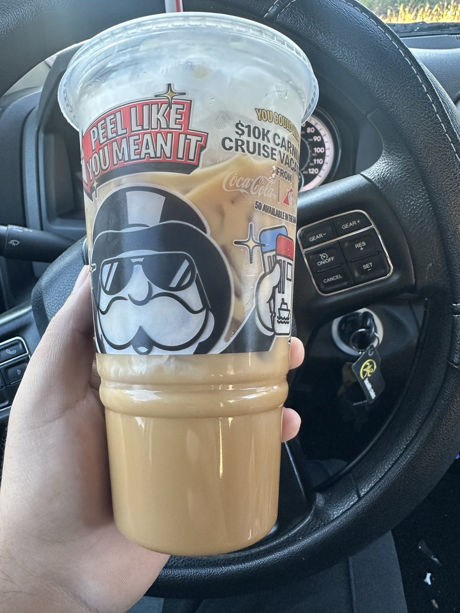 DoNs0311's tweet photo. Oh no, volvió el Gatcha de McDonalds https://t.co/tkmeS1UL1g