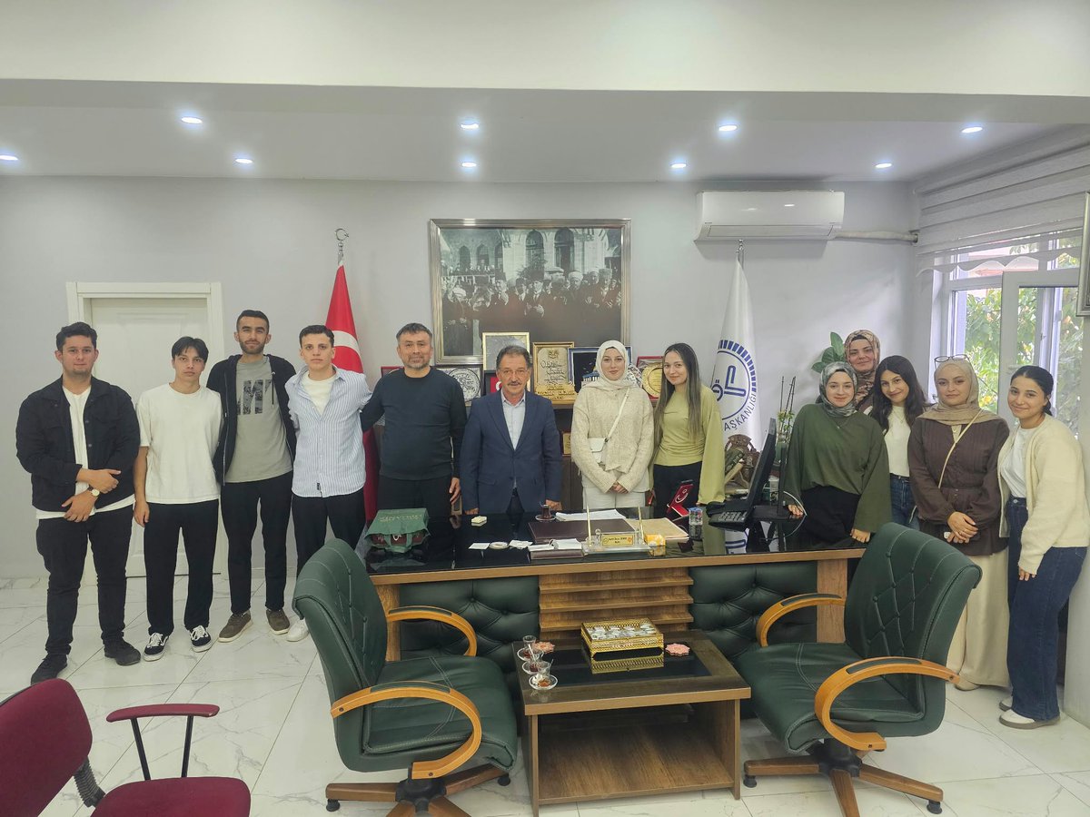 SakaryaKYGM's tweet photo. 📍Akyazı Yurdu 

Camiler ve Din Görevlileri Haftası kapsamında manevi danışmanlarımız ve temsilci öğrencilerimiz Akyazı İlçe Müftüsü Kamil Özcan DEMİR’e ziyarette bulundular. 💫 https://t.co/cbIvoP7ow5