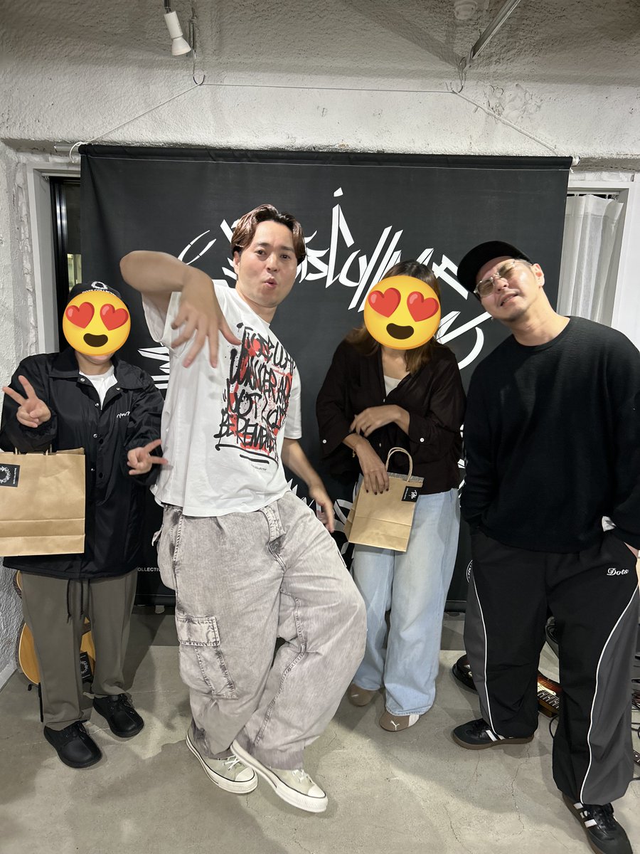 guu_10969's tweet photo. 昨日、仕事終わりにDOTS COLLECTIVE行ってきたー♪19:00までで18:30過ぎに到着！間に合って良かった！絵を買うつもりで見てて、ピンクとベージュ迷ってたんだけど、hideさんに決めてもらったー♡ありがとうございました😻
  #DOTSCOLLECTIVE  
 #NOISEMAKERhideさん #NOISEMAKERえいじさん https://t.co/oZjTSvI8FW