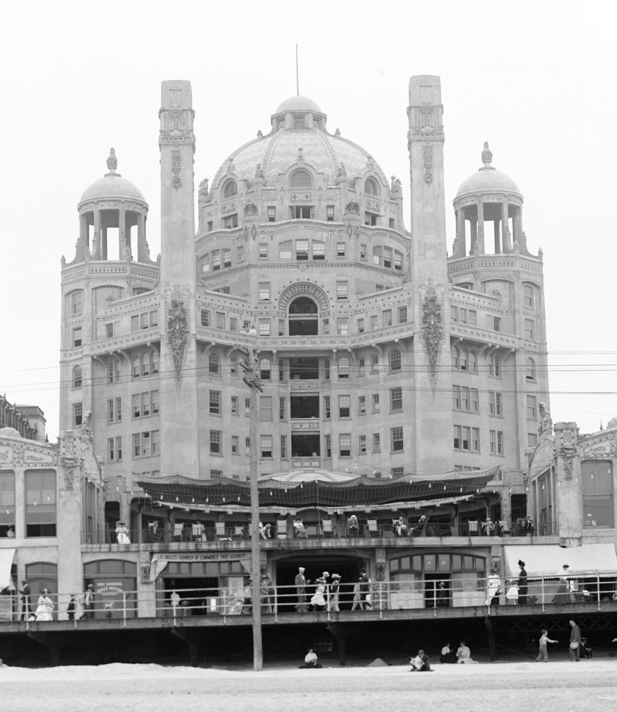 andreas_nigbur's tweet photo. Here is just a small fraction of the buildings in the USA that were no longer needed and were therefore demolished.

Image 1 Singer Building (New York City)
It was demolished in 1968 and remains one of the tallest buildings in the world ever to be intentionally dismantled.

Image 2 Pennsylvania Station (The historic "Penn Station" in New York City)
The monumental above-ground station complex was demolished in 1963. The current railway tracks are located entirely underground (beneath Madison Square Garden).

Image 3 (Horticulture Building at the World’s Columbian Exposition in Chicago)
Like almost all the pavilions at the World’s Fair of that time, it was dismantled or destroyed after the exhibition ended.

Image 4 Marlborough-Blenheim Hotel (Atlantic City, New Jersey)
The iconic hotel (the Blenheim wing visible in the image was once the largest reinforced concrete building in the world) was demolished by implosion in 1978–1979 to make way for modern casino hotels.