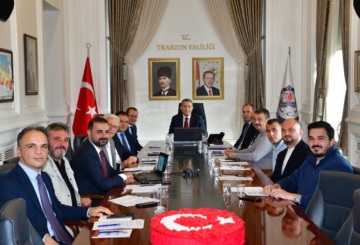 TrabzonValilik's tweet photo. Beşikdüzü Organize Sanayi Bölgesi Müteşebbis Heyet Toplantımızı, kıymetli üyelerimizin katılımıyla gerçekleştirdik.

Toplantımızda, bölgemizde yürütülen çalışmalar ve yatırımlar ile Organize Sanayi Bölgemizin gelişimine yönelik konuları değerlendirerek istişarelerde bulunduk. https://t.co/Y0FEEECkPc