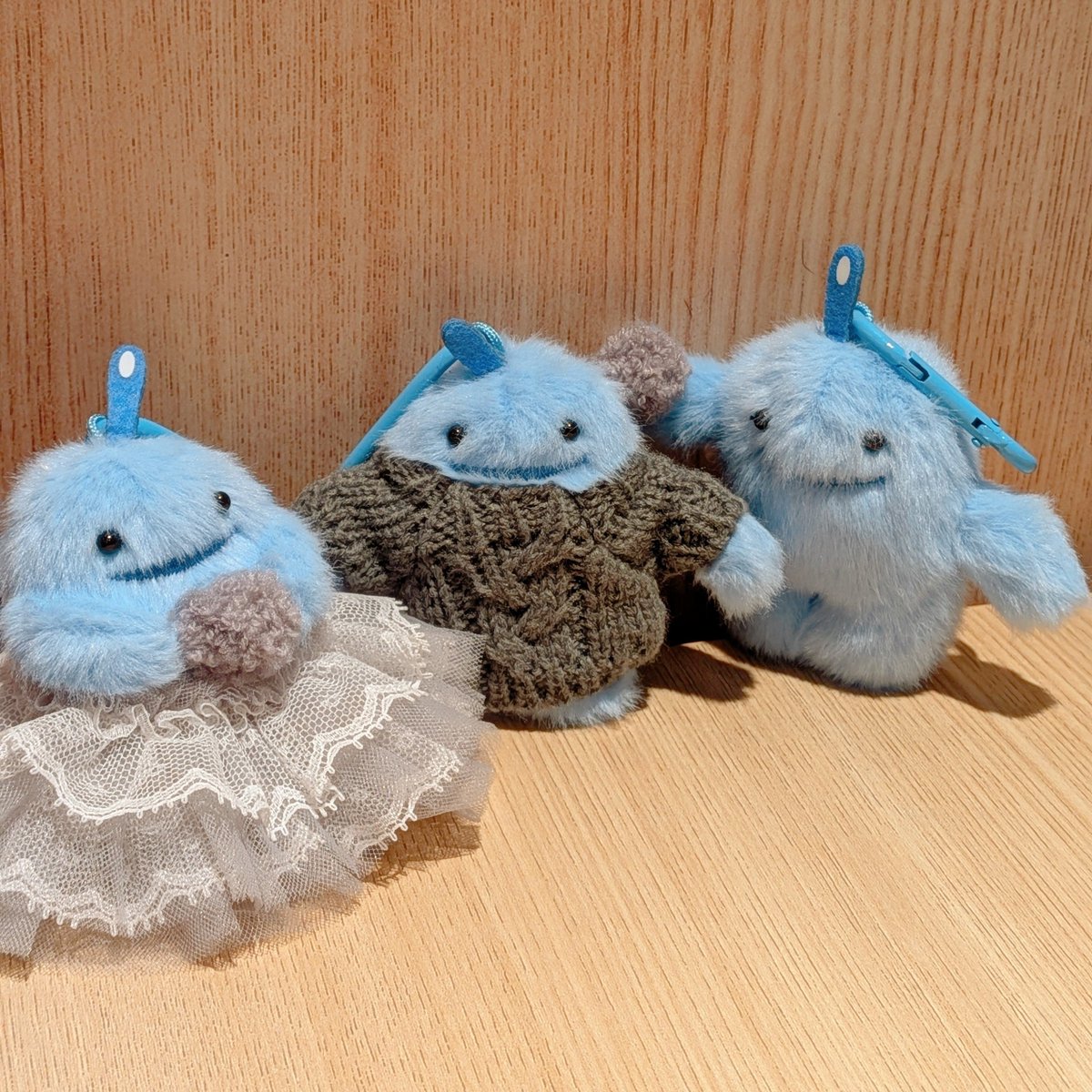 nui_housei's tweet photo. ウェーブくんのガチャまわせた🧹✨️
早速ほこりカラーのお洋服でおめかし🩶 https://t.co/MpOYjEjJCc