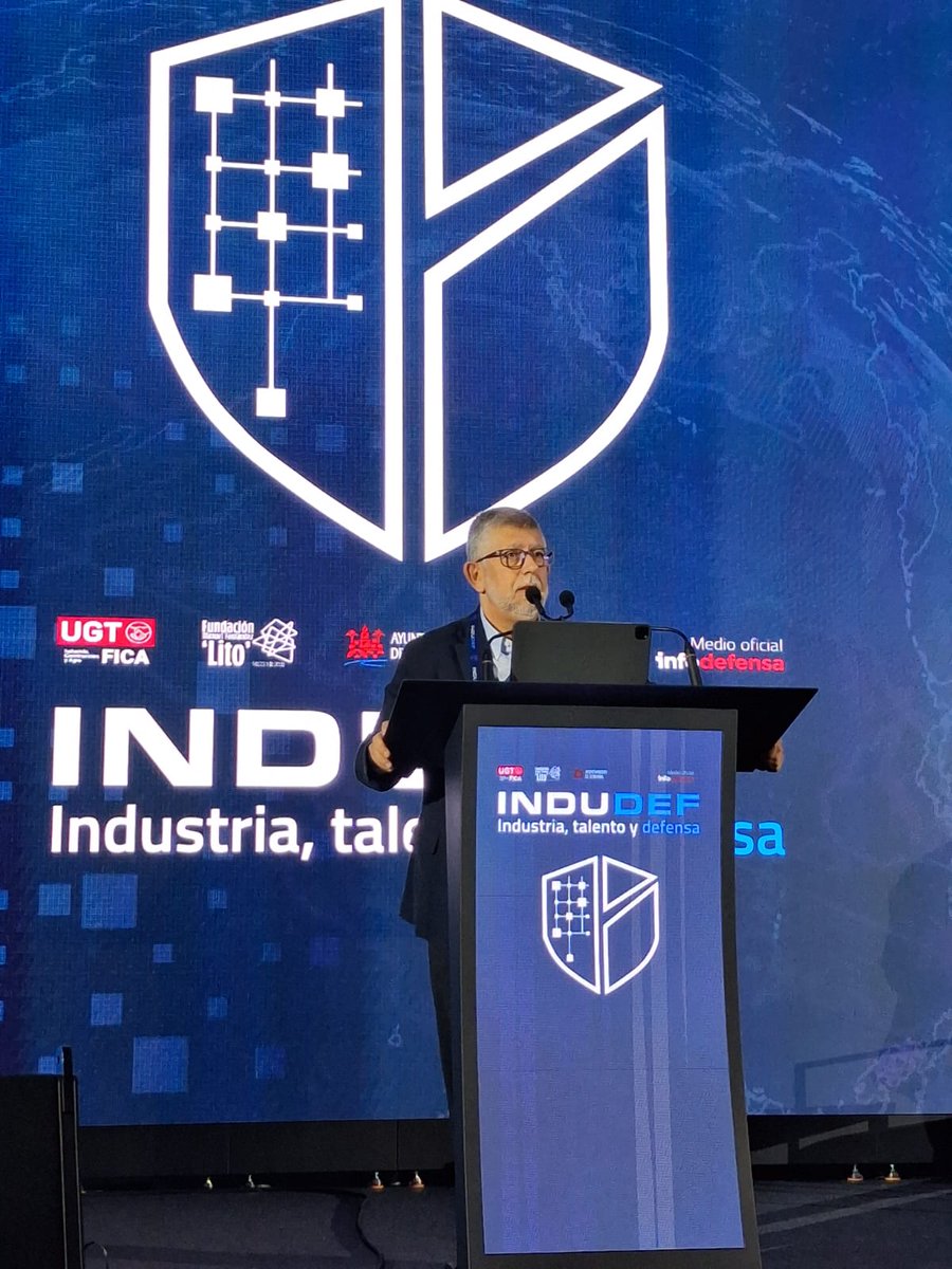 UGT_Andalucia's tweet photo. 🏭🛡️ El secretario general de @fica_andalucia , José Manuel Rodríguez Saucedo, participa en el acto de apertura de la segunda jornada de #INDUDEF, que se celebra en Córdoba.
Un espacio de encuentro y debate sobre el presente y el futuro de la industria de defensa, el desarrollo tecnológico y la importancia del talento y la cualificación profesional.
✊ Desde UGT reivindicamos una industria fuerte, innovadora y competitiva, que apueste por el empleo de calidad, la formación y unas condiciones laborales dignas.
#UGTAndalucía #UGTFICA #INDUDEF #Industria #EmpleoDeCalidad