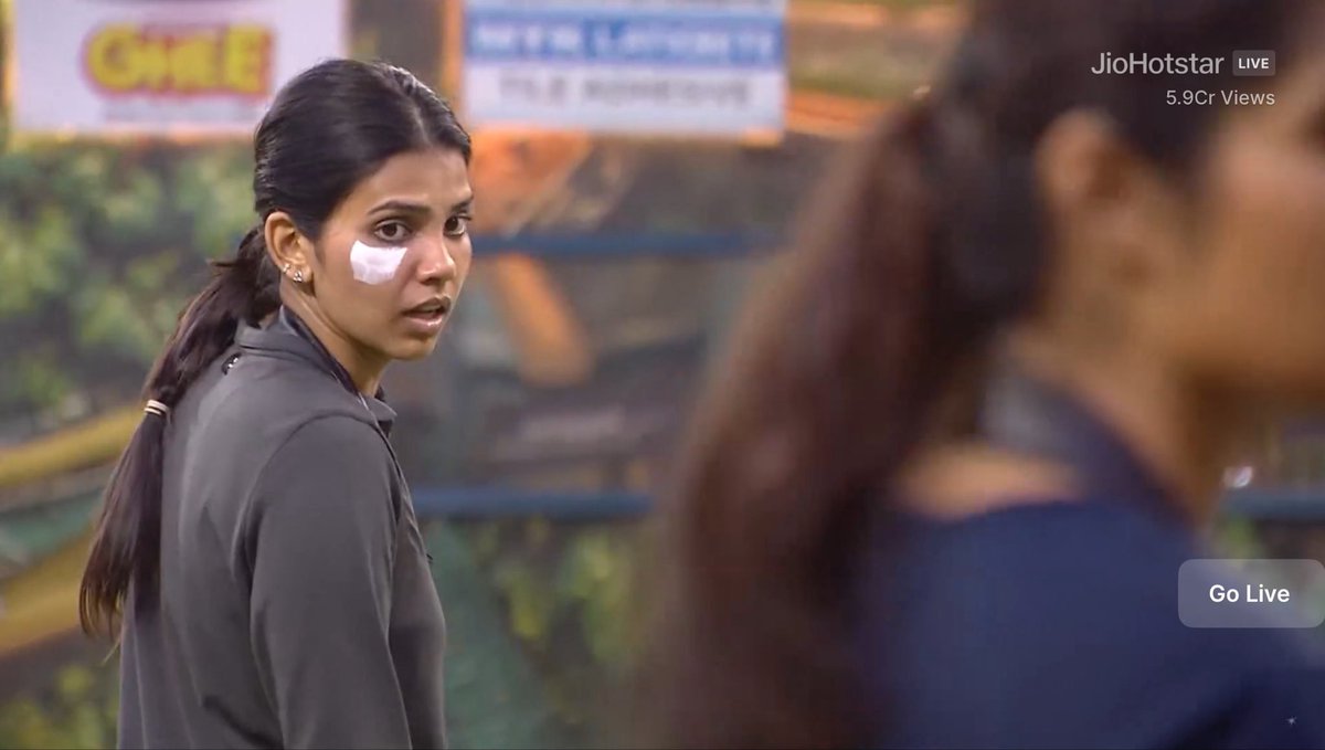 tamiltoxicc's tweet photo. Strong girl #shathiga ❤️‍🩹

she didn't blame anyone 

#biggbosstamil10 https://t.co/BFn8lslZAX