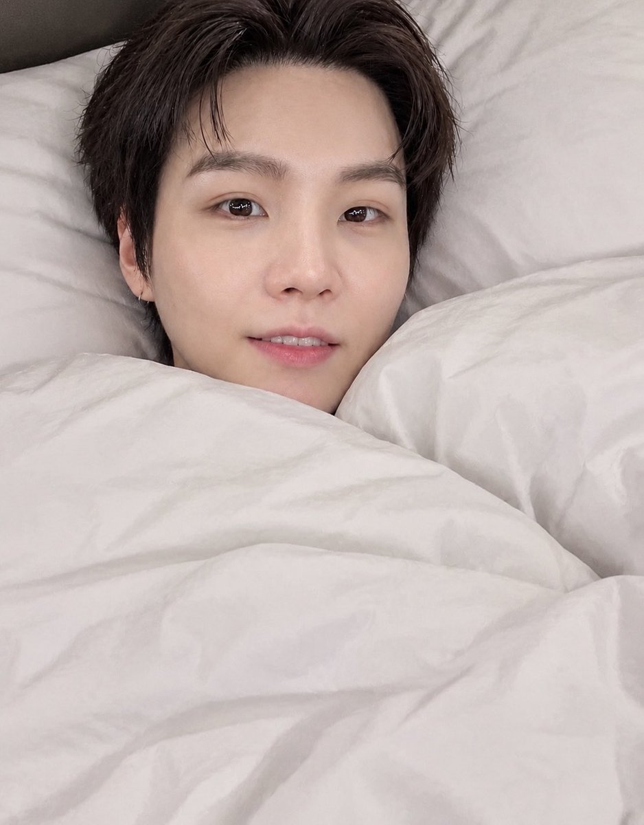 realsuga001's tweet photo. I wish you were here with me😔😣😂 https://t.co/dJiodpfpx3