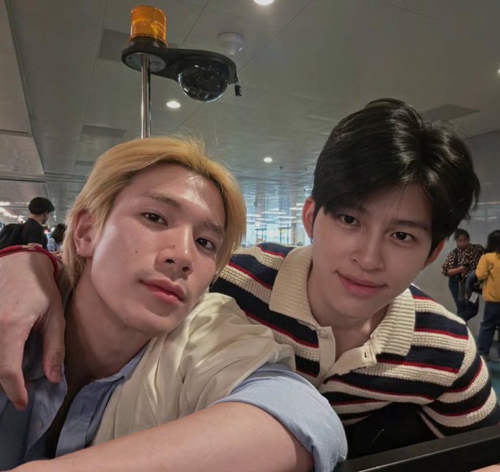ilupond's tweet photo. Fourth with his cutest P’Pond 🥰🥰

#TommyHilfigerxPond
#TommyHilfiger #TommyFamily
#ppnaravit @ppnaravit https://t.co/E78JHJFuSR