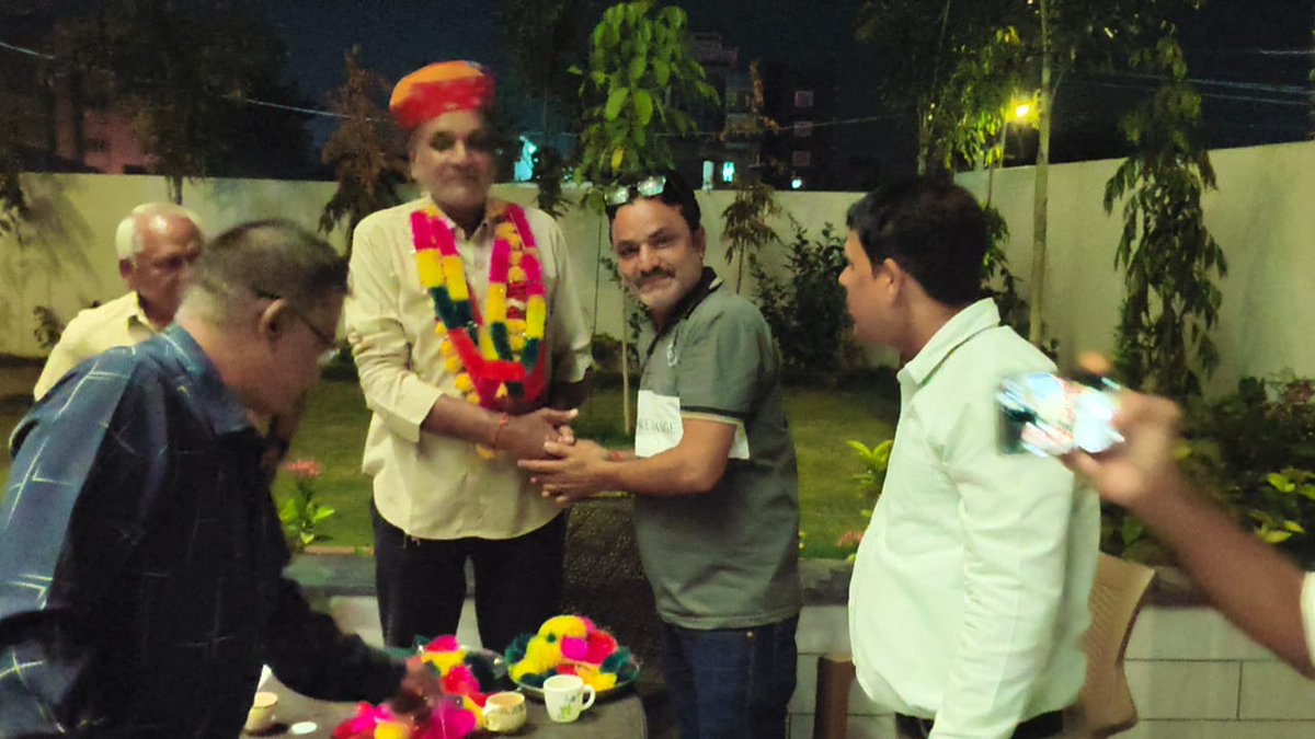 news21national's tweet photo. भीनमाल : वार्ड 17 में नवनिर्वाचित पार्षद सुधा संजय माथुर का वार्डवासियों ने किया स्वागत-अभिनंदन
#Bhinmal #BhinmalNews #Ward17 #SudhaMathur #SanjayMathur #Jalore #JaloreNews #RajasthanNews #MunicipalElection #Councillor #WardDevelopment #RoadLight #LocalNews #News21National @bharatsoni9950