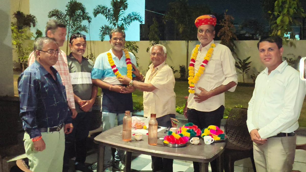 news21national's tweet photo. भीनमाल : वार्ड 17 में नवनिर्वाचित पार्षद सुधा संजय माथुर का वार्डवासियों ने किया स्वागत-अभिनंदन
#Bhinmal #BhinmalNews #Ward17 #SudhaMathur #SanjayMathur #Jalore #JaloreNews #RajasthanNews #MunicipalElection #Councillor #WardDevelopment #RoadLight #LocalNews #News21National @bharatsoni9950