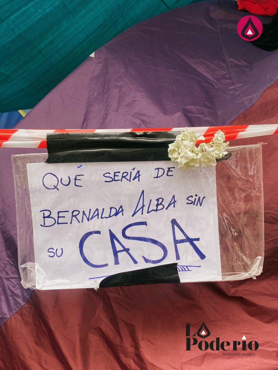 lapoderiofem's tweet photo. ⚫ "Os pido a todos valor, defended lo que es vuestro" 

Maricarmen, su desahucio y su lucha, ha prendido la mecha, acelerado unas elecciones generales y dado el impulso para que sigan las acampadas en varias ciudades del Estado.  

#HuelgaGeneral https://t.co/JMQEVJWUel