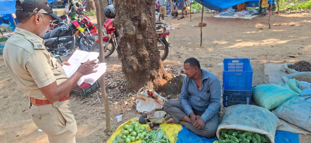 KL_DFO_KEONJHAR's tweet photo. Village level survey, household survey, local market survey for livelihood of kenduleaf beneficiaries in different ranges of Kendujhar Kenduleaf Division.
#kenduleaf #klworking #livelihoodsurvey
@CMO_Odisha @ForestDeptt @kenduleafodisha @IPR_Odisha https://t.co/L6upMjI358