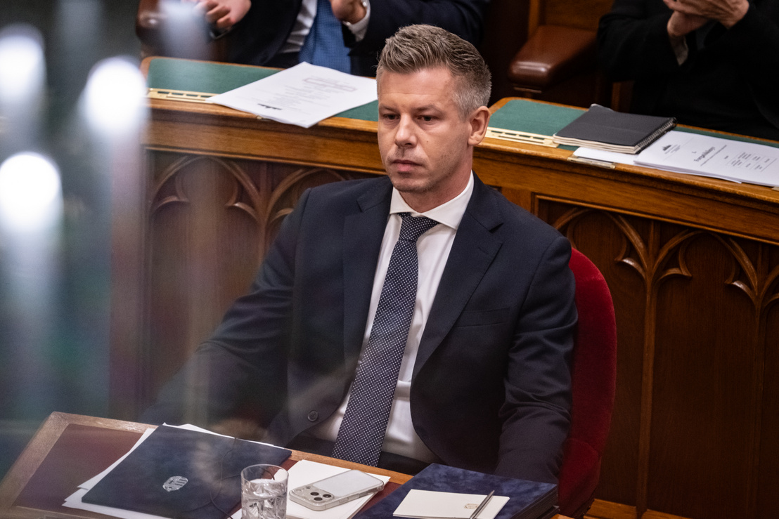 indexhu's tweet photo. Magyar Péter szánalmasnak nevezte azokat a Fradi-ultrákat, akik a sportállamtitkár fián akartak bosszút állni.
https://t.co/3HutM3uFeq
Fotó: Németh Kata / Index
#Hungary #Ferencváros #Tisza #MagyarPéter #indexhu https://t.co/xrer0DWcVU