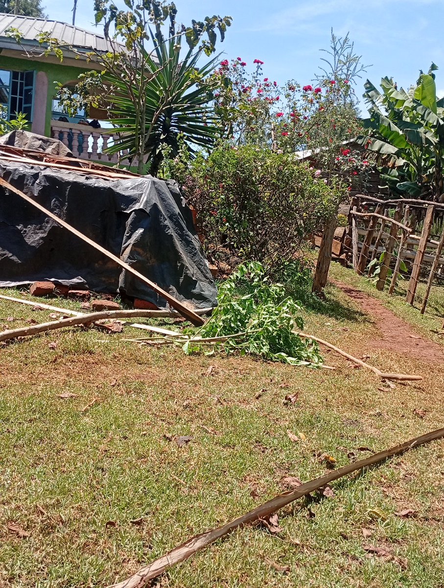 itsrobin47's tweet photo. Wacha nirudi tu town sasa, mashinani unarepair hadi mahali hakuna mess. https://t.co/PzDBN91Hji