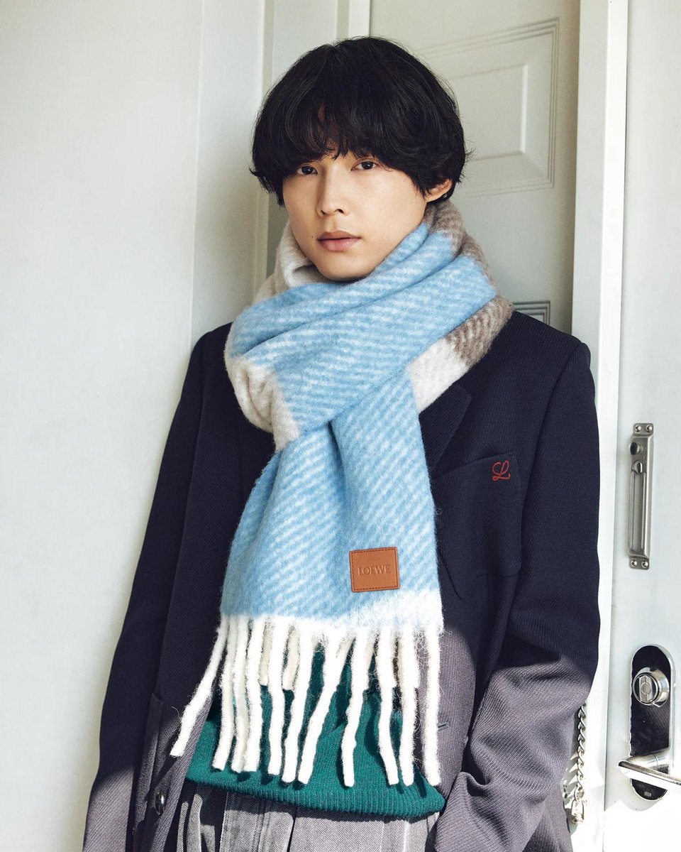 HAGUKI_mukimuki's tweet photo. この北斗さんと本気冬デートがしたい。ぽつぽつ他愛もない話をしながら少しだけ殺風景になった冬の公園を穏やか気持ちで2人で散歩したい。 https://t.co/k9WmWQx88X