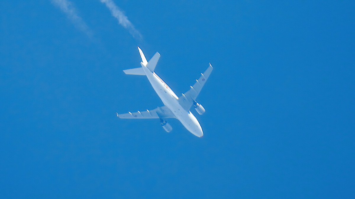 EHSBspotter's tweet photo. On Monday, I spotted Spanish Air Force VIP Airbus A310-304 reg. T.22-2 over the Netherlands (labeled 451-02), likely carrying King Felipe VI and Queen Letizia of Spain en route to their state visit to Helsinki, Finland.

For reference: https://t.co/QjIupAv9hB

#NLspot https://t.co/ZAXA3sqprD