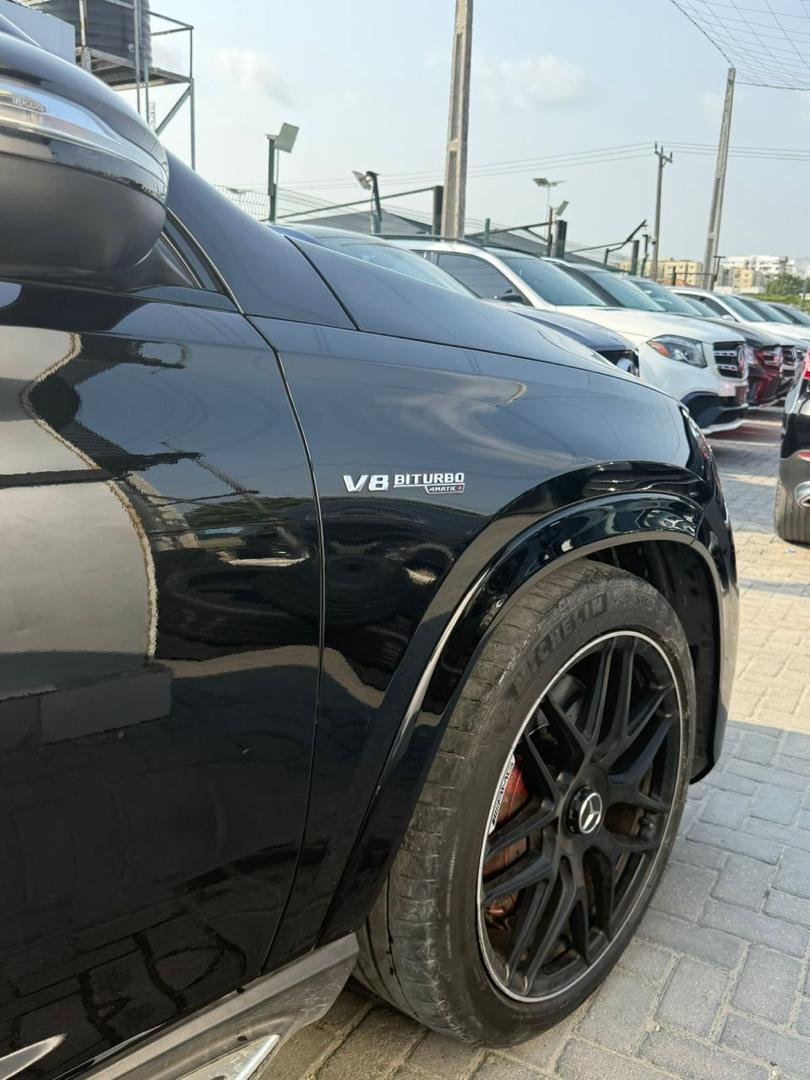 bossolamilekan1's tweet photo. Today, I decided to add a new car to my garage as a special way to celebrate my birthday 🥂🥂🥂 https://t.co/iJQ07mXxcA