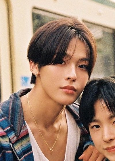 wishfulkuri's tweet photo. 원썸머위시 진짜 야르한 이유 .  
귓바퀴 피어싱있었던 리쿠를 화보로 남겨줌 …… 
아 진짜 좋다 ……………… https://t.co/Q3RFSsReqz