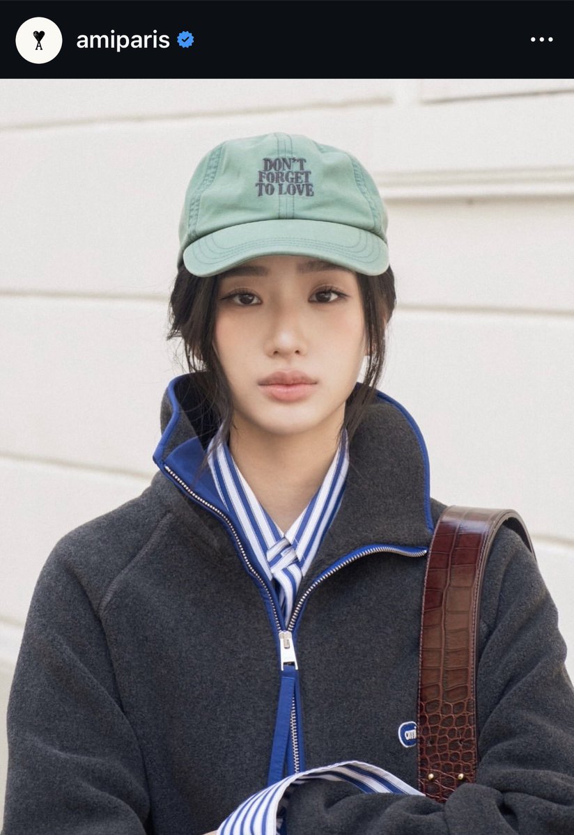 Trendfortu's tweet photo. 🩵🤎 Instagram Update ꫂ❁ ⋆˚.༄

IG: Amiparis 

Tontawan Tantivejakul
A glimpse at the Fall-Winter 26 collection worn by close friends.

#AmiParis  #AmiParisxTU
#tontawan #intuyou https://t.co/VJHd4T4E0O