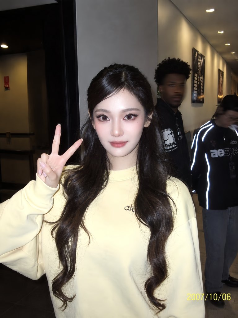 Ningzxvh's tweet photo. #NINGNING https://t.co/th7mv932B0