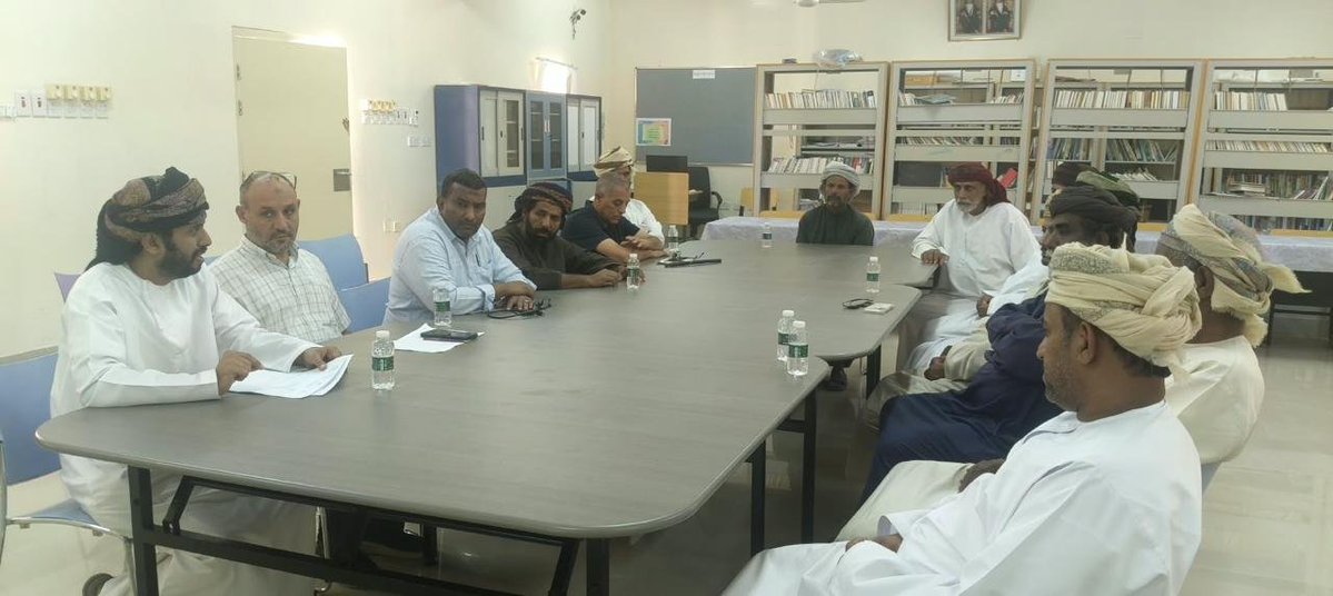 SchoolAndat's tweet photo. عقد مجلس أولياء الأمور بالمدرسة اجتماعه اليوم، حيث جرى استعراض أعمال المجلس ومهامه، ومناقشة عدد من الملاحظات والتحديات التي رصدتها المدرسة والفرق الزائرة، بما يسهم في تعزيز الشراكة وتطوير العمل المدرسي. https://t.co/60TnREkZMC