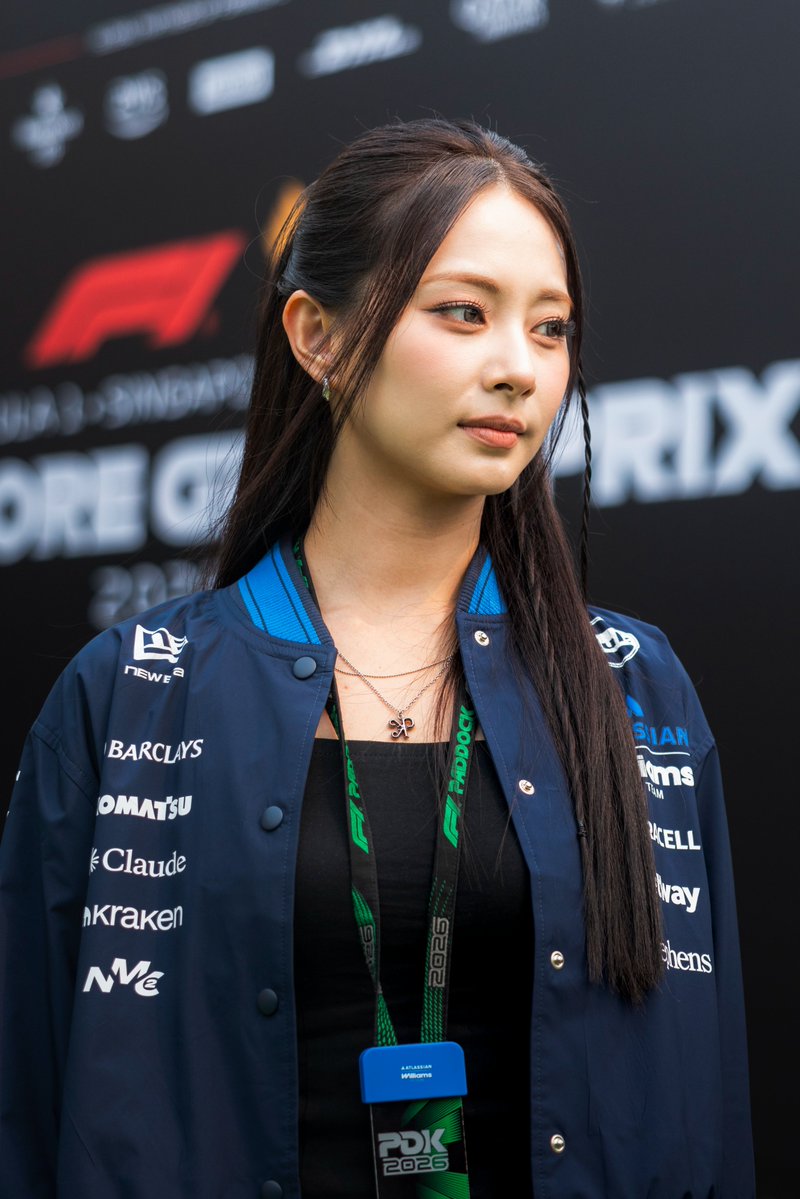 WilliamsRacing's tweet photo. Making her F1 debut ✨ Hi, TZUYU 💙 https://t.co/OlQNeqWE1k