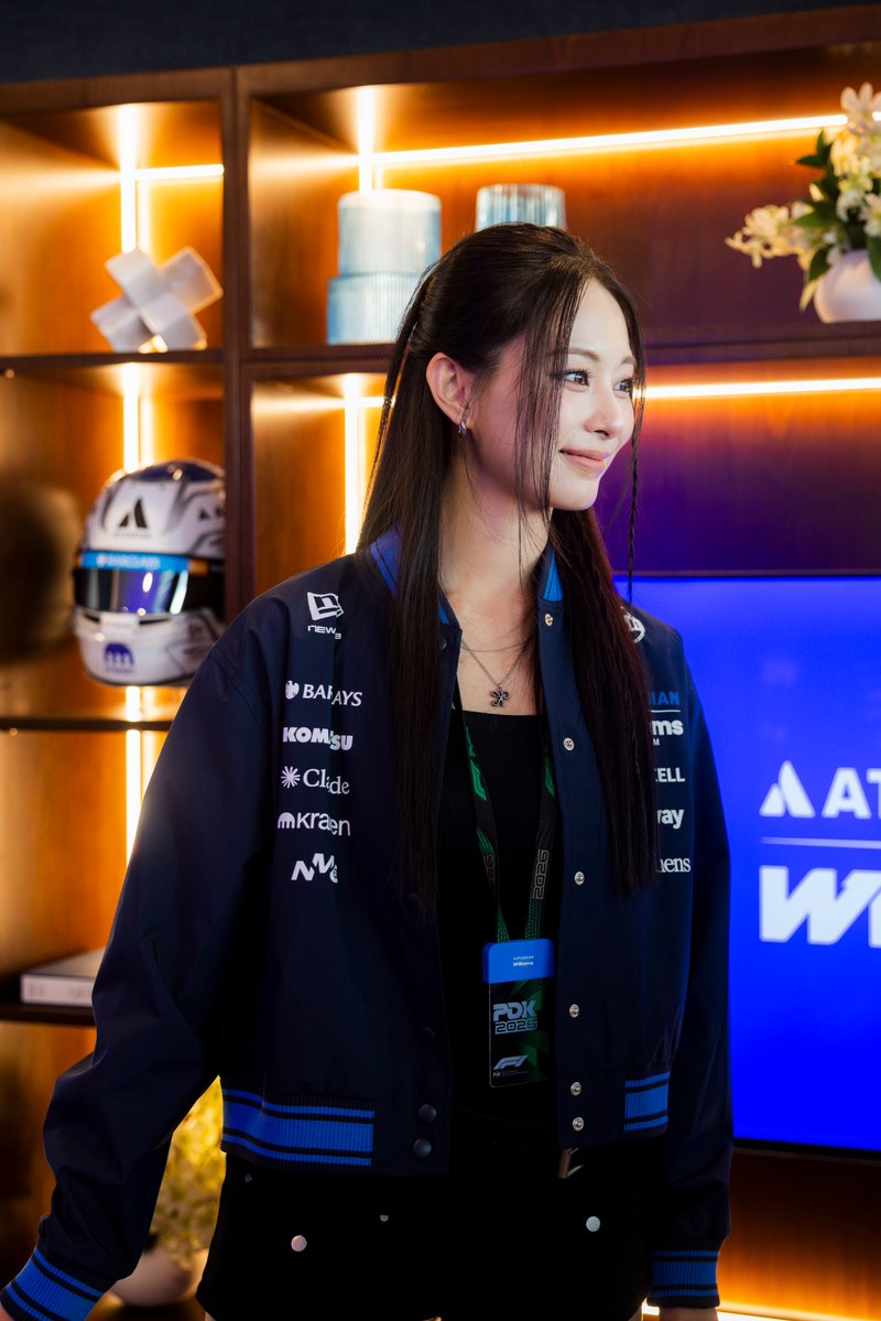 WilliamsRacing's tweet photo. Making her F1 debut ✨ Hi, TZUYU 💙 https://t.co/OlQNeqWE1k