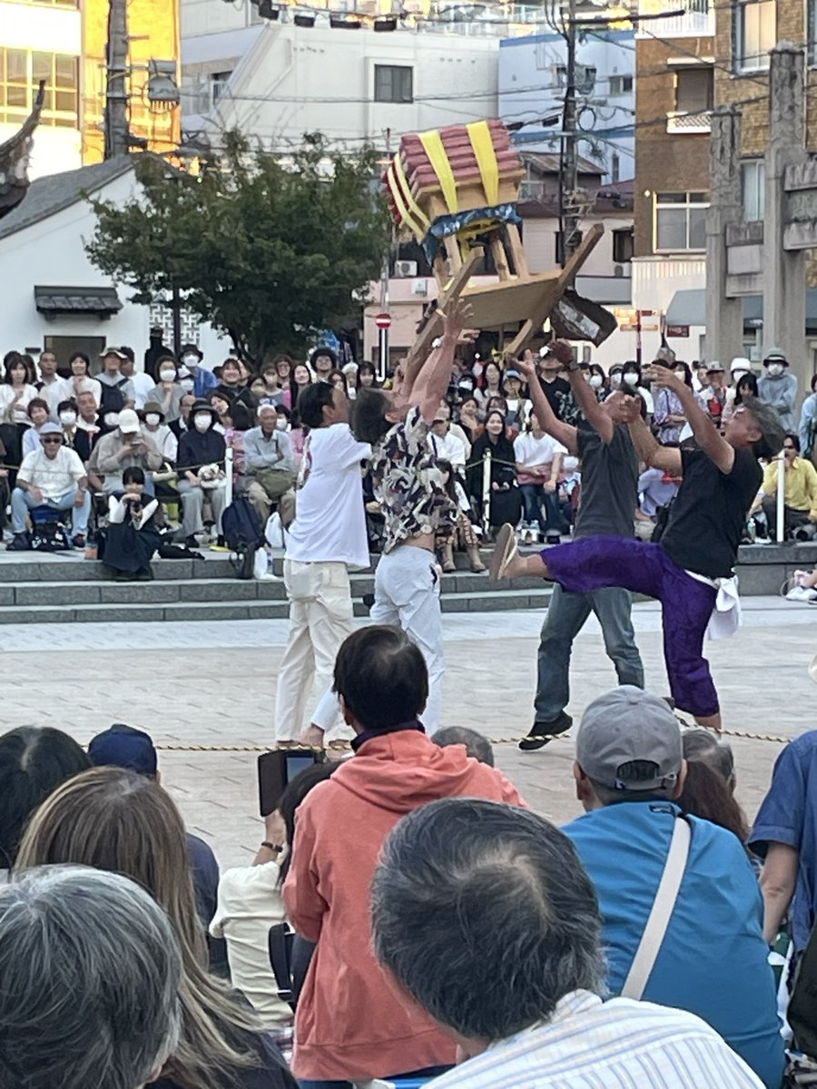 azrun3's tweet photo. 長崎くんち 湊公園
次の踊り町来るまでの余興も楽しい https://t.co/hqWHLlVqkZ
