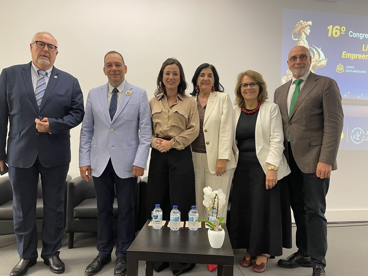 ANDEorg's tweet photo. Iniciamos el 16 Congreso Internacional de @APEGEL1 y 2°Seminario Iberoamericano  de Emprendimiento Enfermero en Lisboa. https://t.co/RWVdSdDboz