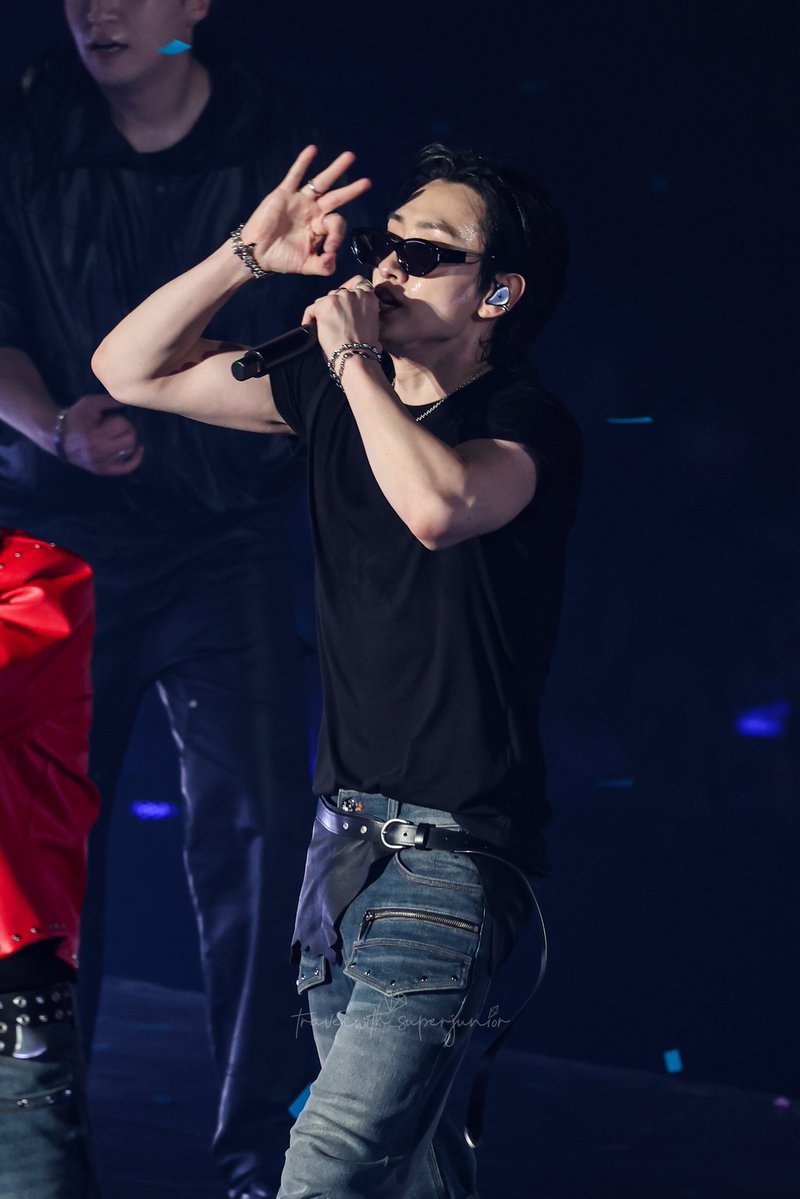 pollyandsj's tweet photo. 2026/10/04 KPOP PRIME in TAIPEI 

@AllRiseSilver 🕶️

#EUNHYUK #은혁 https://t.co/088mLKWE4i