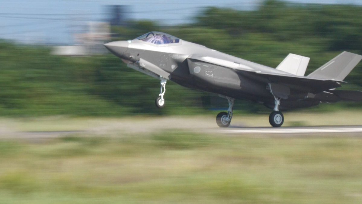 mt4692's tweet photo. 祝　初テスト飛行　F-35A 新造機　54号機69-8754

動画は此方⇒https://t.co/zzDCXSMwBc

#F-35A 
#新造機　54号機
#初テスト飛行
#小牧基地
#岐阜基地
#小松基地 https://t.co/s4e541wlaj