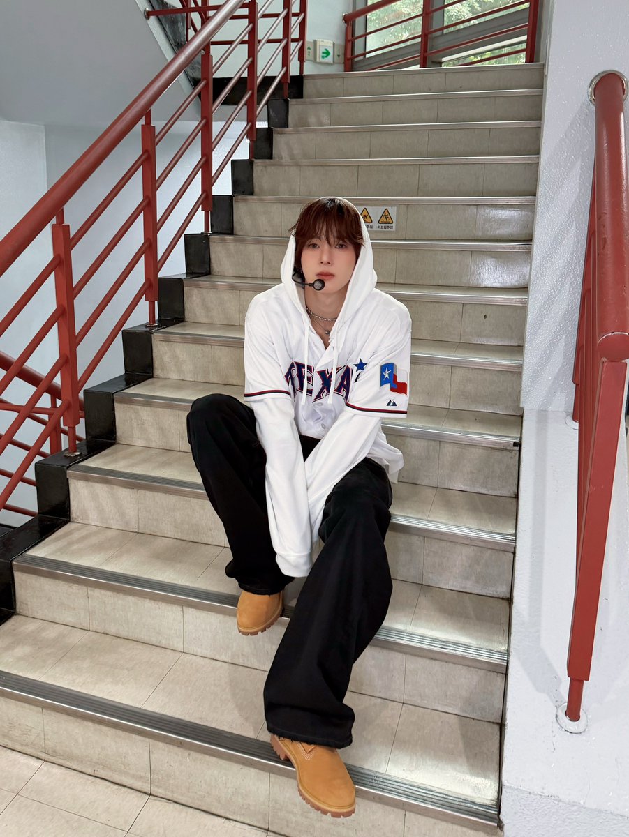 KJapanFanbase's tweet photo. 👑Kくん情報
[ Instagram 🆕]

&amp;TEAM公式Instagramに韓国活動のBehind PhotoがUP✨

❤️💬🔃🔖で盛り上げましょう✨

#andTEAM_K  #ケイくん 

🔗https://t.co/T8qctChZIC

🔗https://t.co/ITz67AQiMy https://t.co/RbKrWm00r6