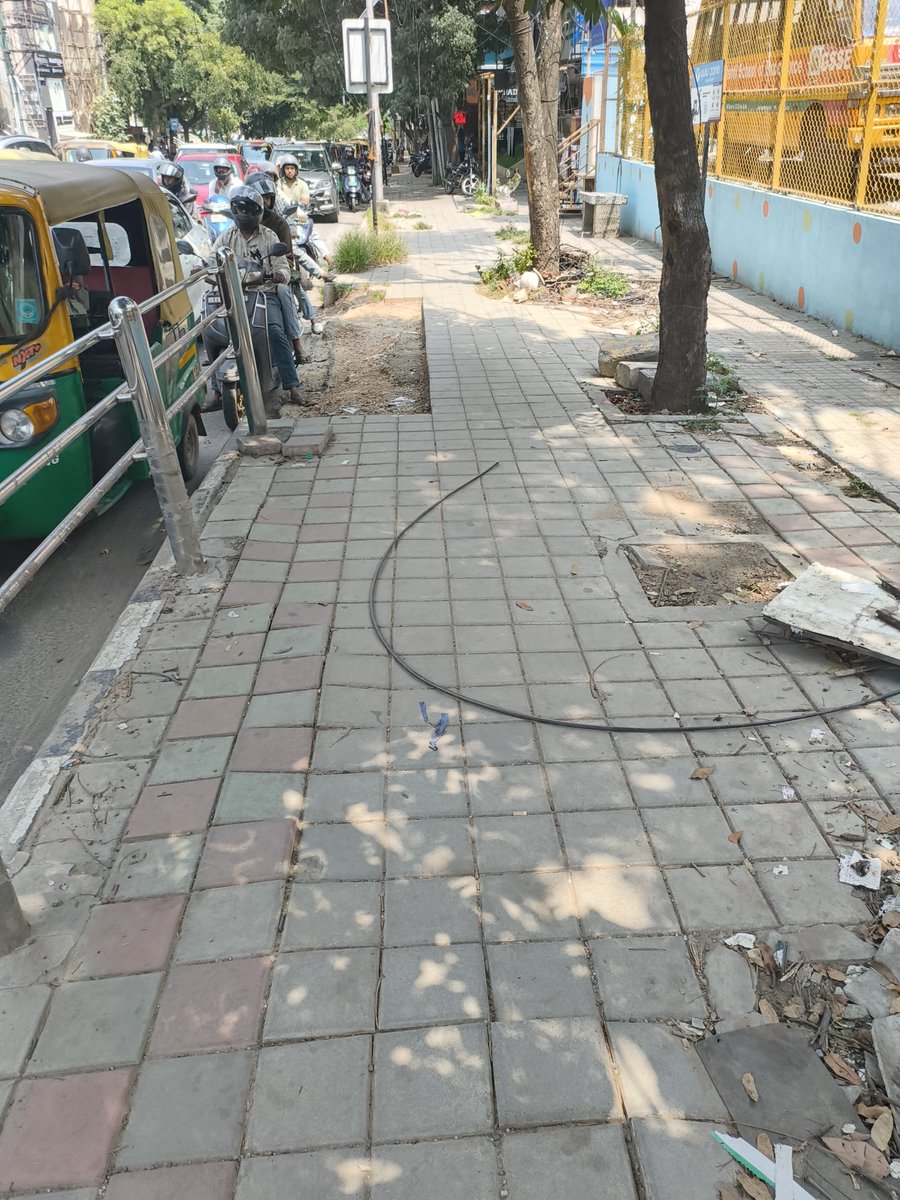krishnassinghh's tweet photo. HSR layout sector 1, bangalore.... https://t.co/wKHoOKJfGN