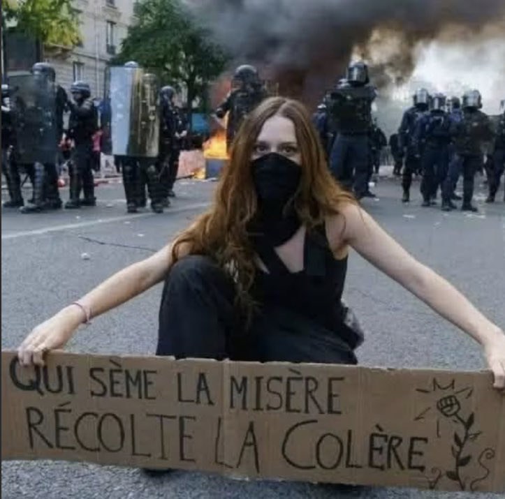 claudio_vergni's tweet photo. Francia.
Chi semina miseria raccoglie rabbia.
Insubordinazione. https://t.co/JSJCmMWpVG