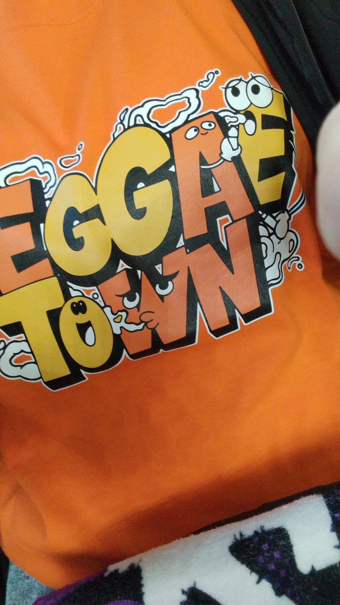 syatei_'s tweet photo. オレンジの服って
なかなか良いのないよな～
思ってるそこのあなた！！

DDT物販で吉村直己選手の
Tシャツ買って着るべし👍👍✨

軍団にもオススメだぜ！
#ddtpro https://t.co/4dVGg5991v