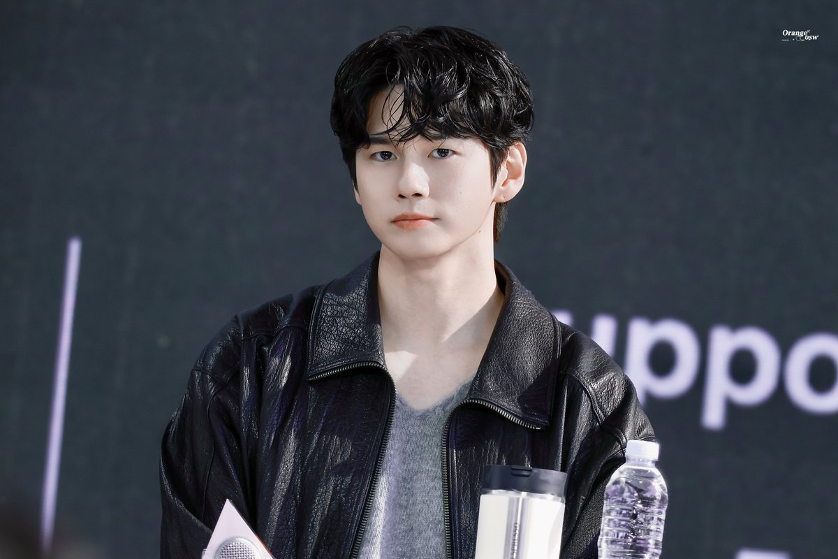 Orange_osw's tweet photo. 261007  🖤🎬
BUSAN International Film Festival
#옹성우 #ONGSEONGWU #องซองอู #WANNAONE https://t.co/QnQpUfAyIm
